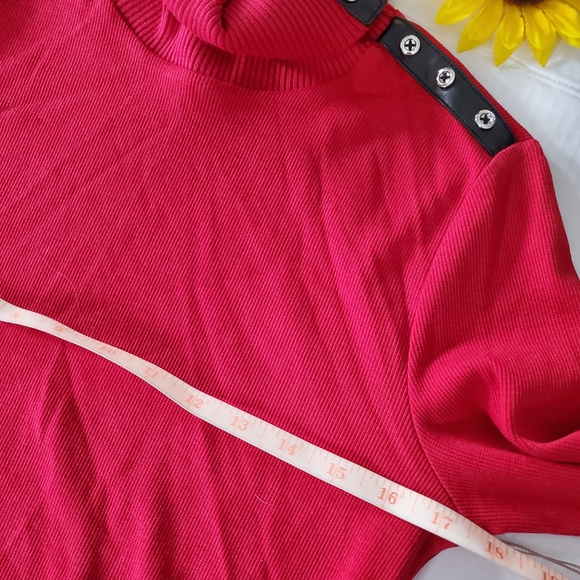 NEW ✅RED TURTLENECK SWEATER - Picture 5 of 7